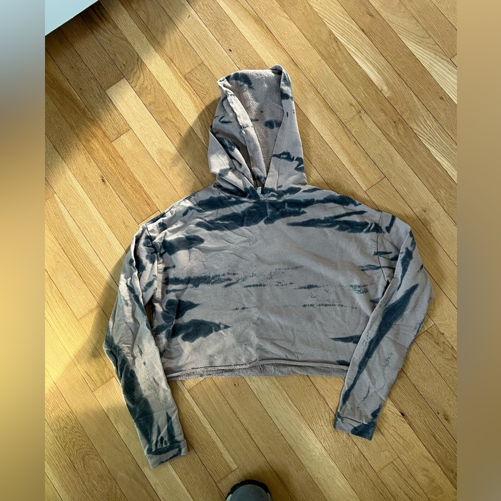 Cropped tan and gray tie-dye hoodie